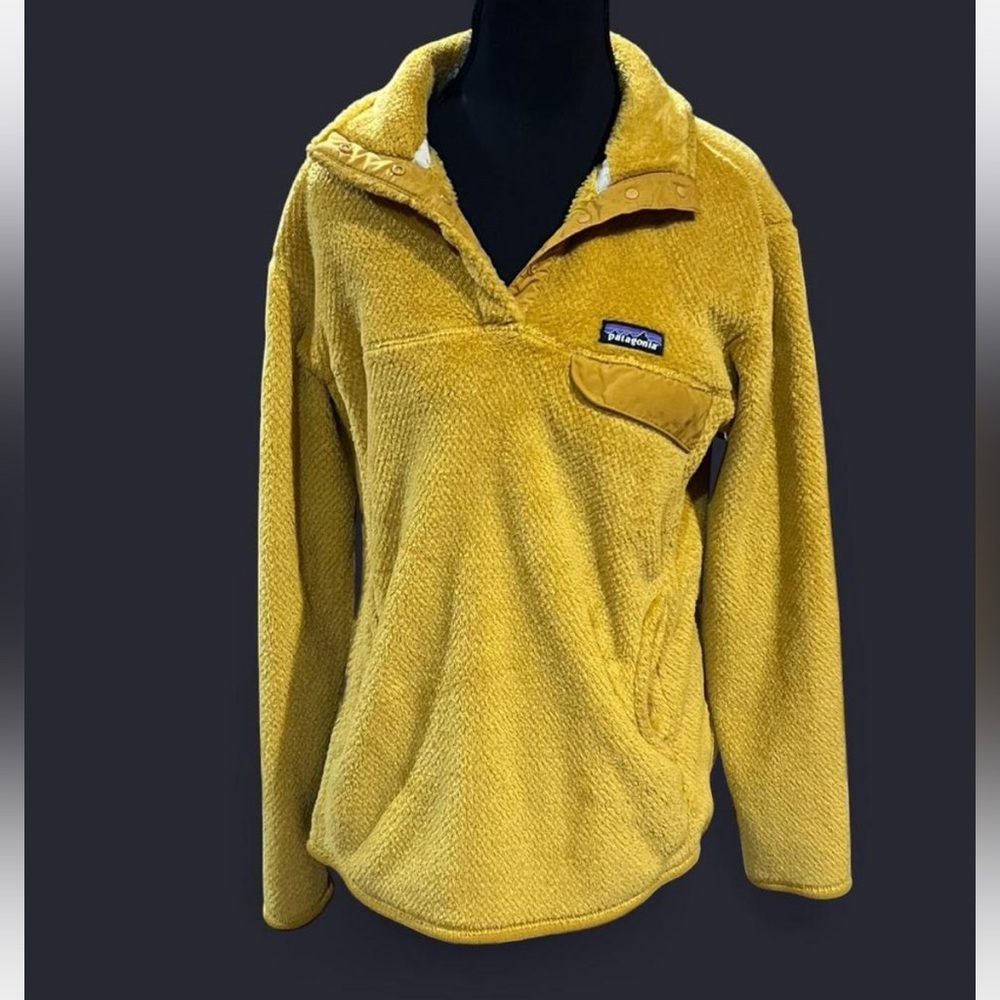 Patagonia Women's Yellow Snap-T Fleece Pullover